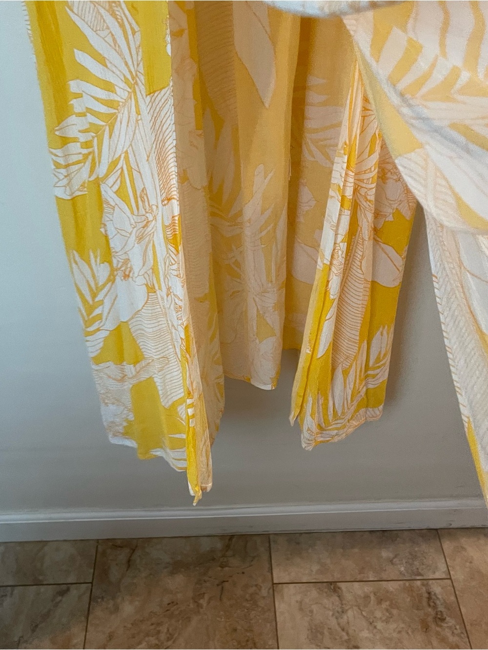 Cupshe Yellow & White Tropical Leaf Maxi Dress - Picture 4 of 8